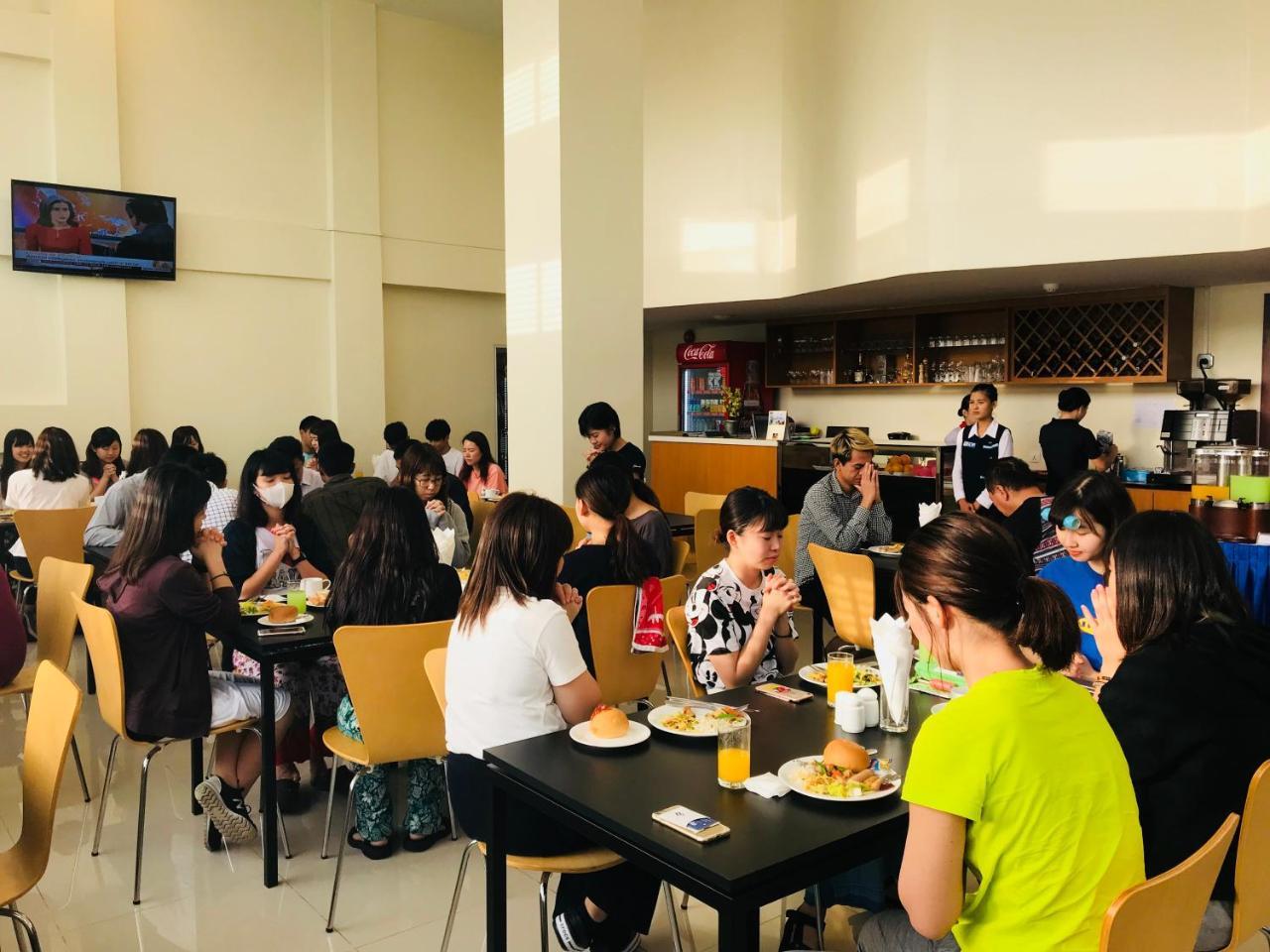 仰光百老汇酒店 外观 照片