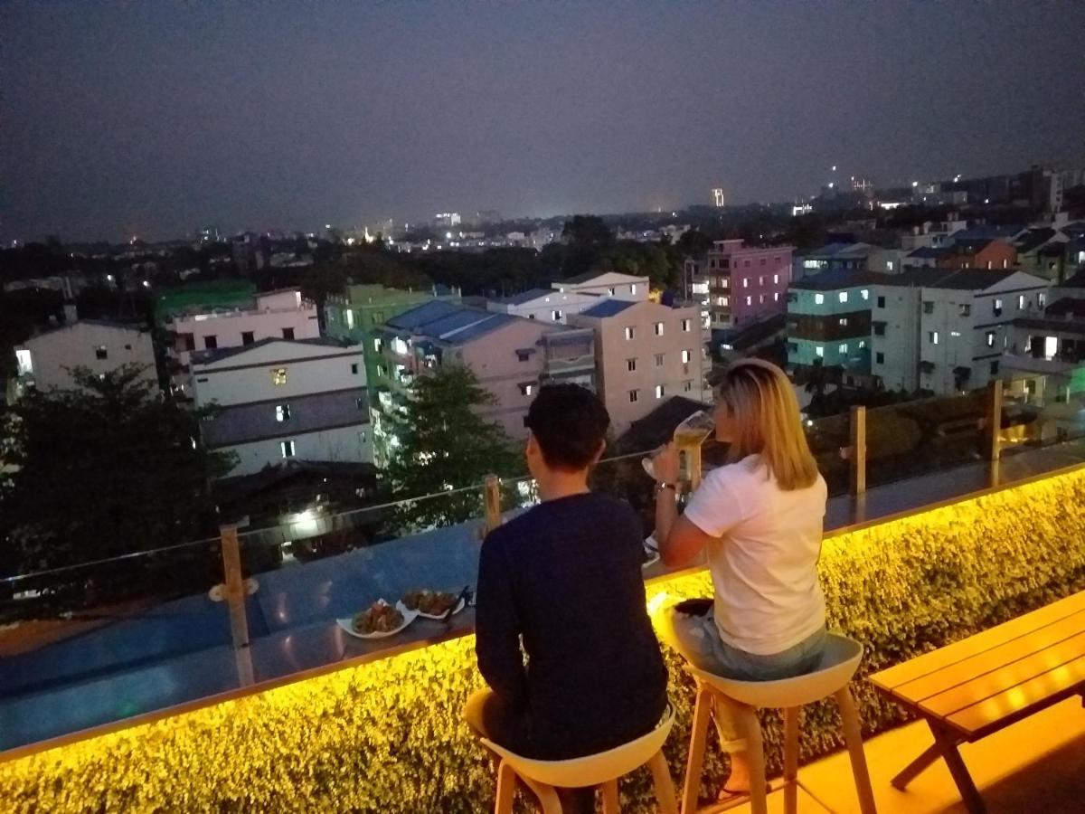 仰光百老汇酒店 外观 照片